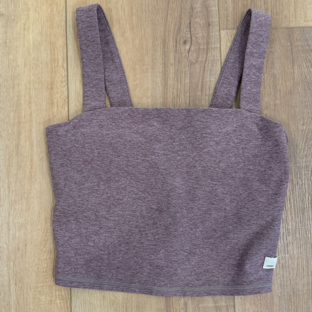 Great Condition! Vuori Crop Tank size M